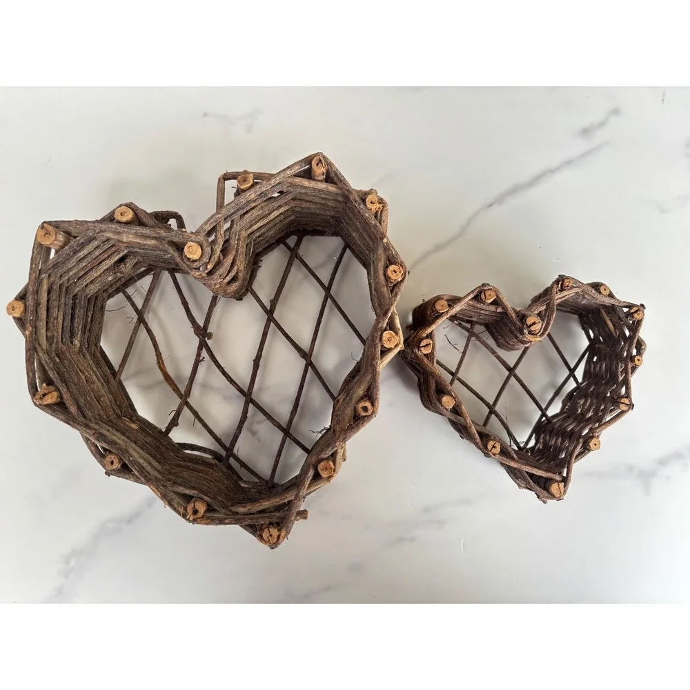 Set of 2 Rustic Woven Grapevine Heart Baskets Farmhouse Primitive Decor Brown